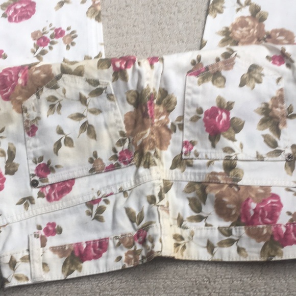 Floral  White Denim Jeans - Picture 11 of 15